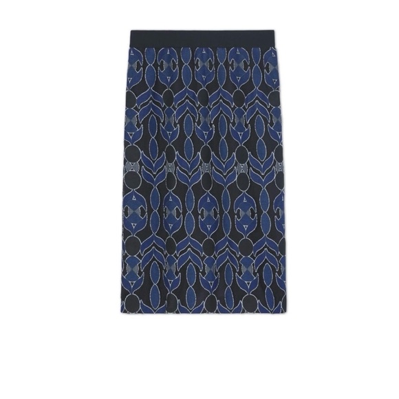 Tory Burch lace pencils skirt, size 4, - Picture 3 of 8